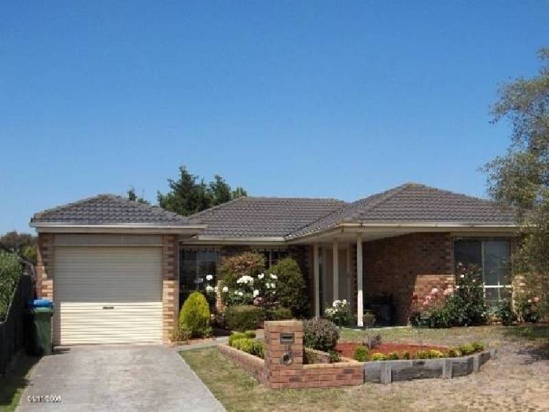 15 Maculata Drive, Cranbourne West VIC 3977