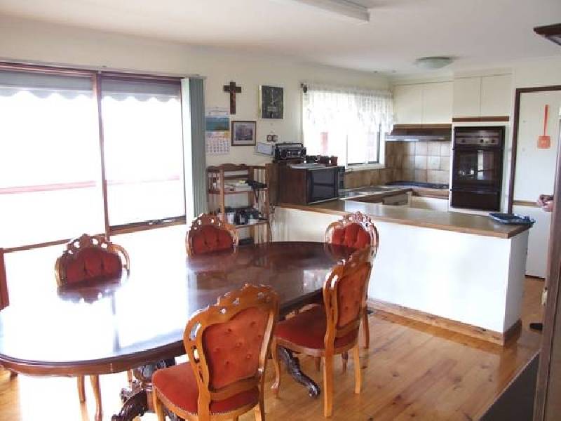 16 Poorinda Rise, Narre Warren VIC 3805