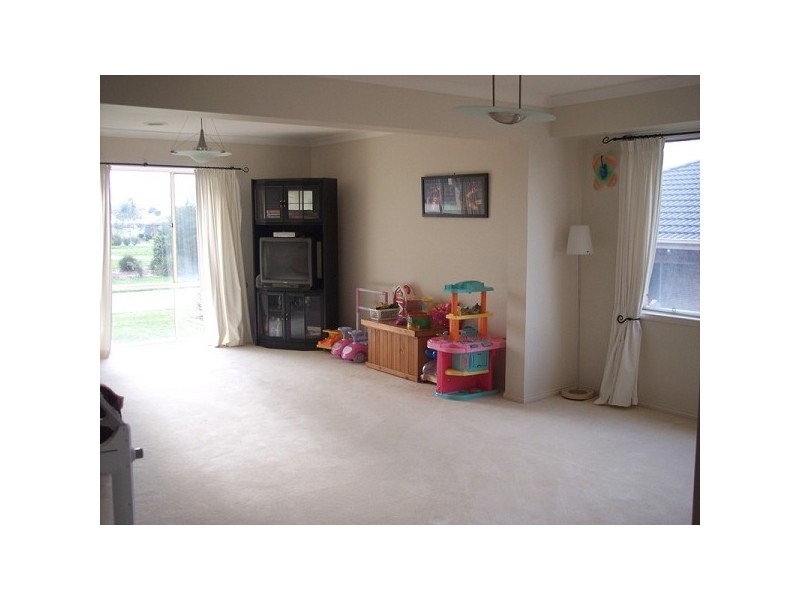 42 The Quays, Narre Warren South VIC 3805