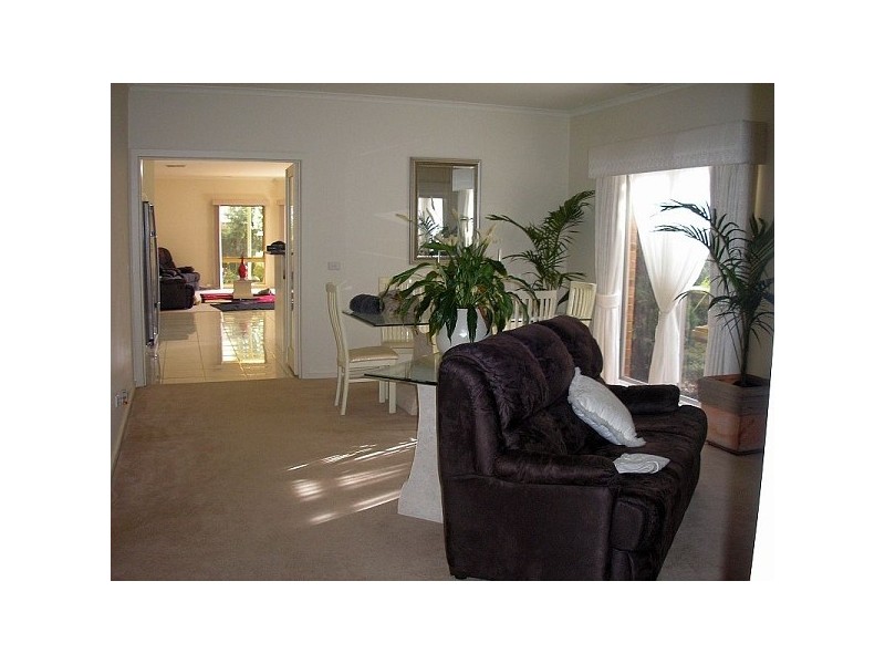 2 Terrace Gardens, Narre Warren South VIC 3805