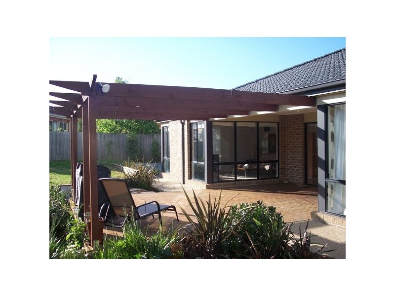 33 Pevensey Drive, Narre Warren South VIC 3805