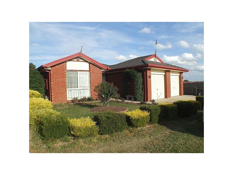 4 Haydn Place, Narre Warren South VIC 3805