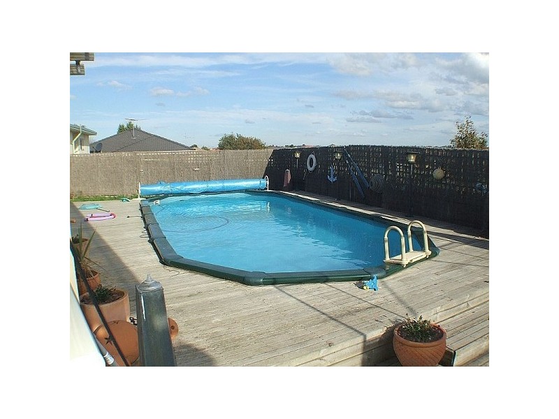 4 Haydn Place, Narre Warren South VIC 3805