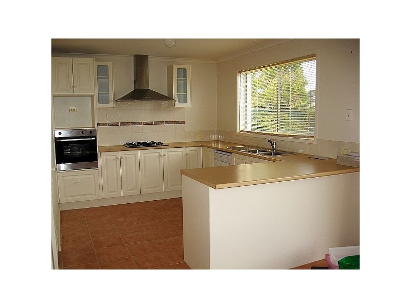 19 Lansbury Drive, Narre Warren South VIC 3805