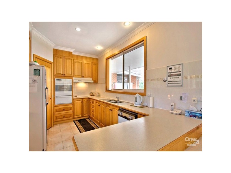 11 Gordon Close, Narre Warren VIC 3805