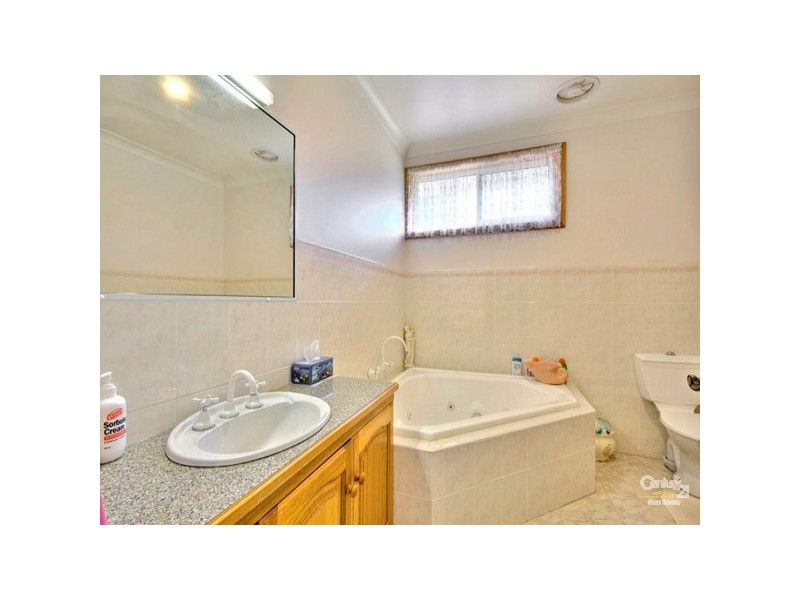 11 Gordon Close, Narre Warren VIC 3805