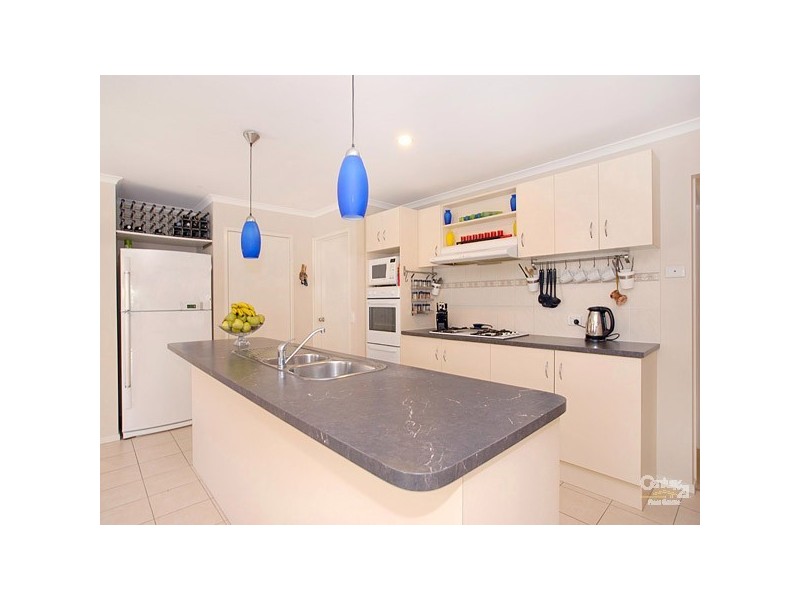 3 Dahlen Place, Berwick VIC 3806