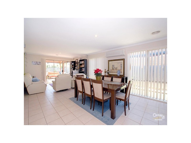 3 Dahlen Place, Berwick VIC 3806