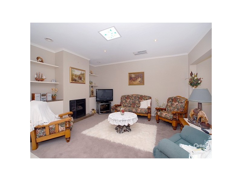 2 Oakmoss Place, Berwick VIC 3806