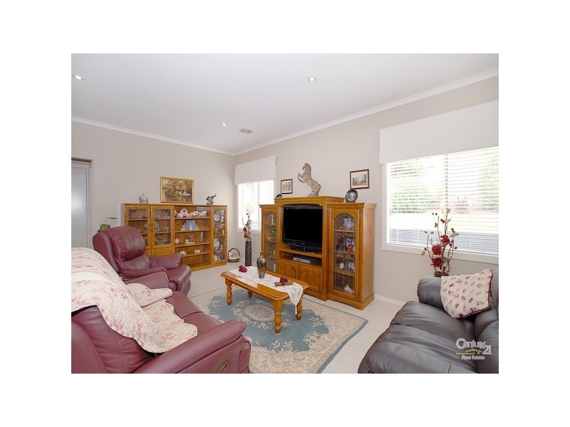 2 Oakmoss Place, Berwick VIC 3806