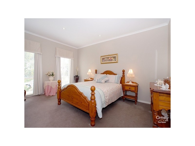 2 Oakmoss Place, Berwick VIC 3806