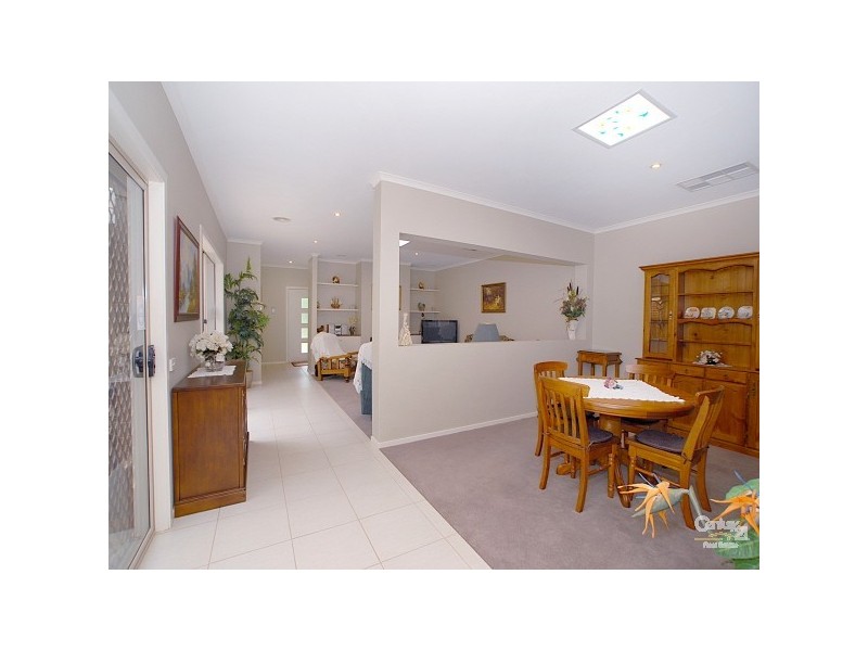 2 Oakmoss Place, Berwick VIC 3806