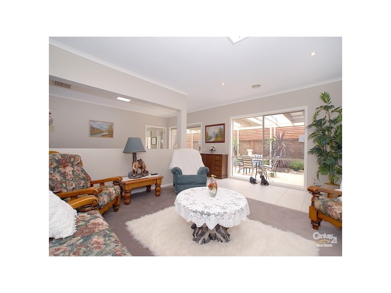 2 Oakmoss Place, Berwick VIC 3806