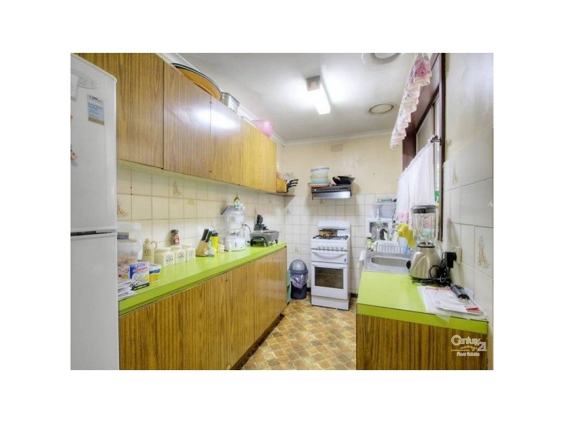 25 Meadow Wood Walk, Narre Warren VIC 3805