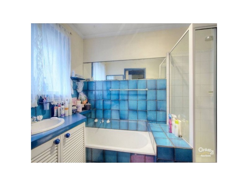 25 Meadow Wood Walk, Narre Warren VIC 3805