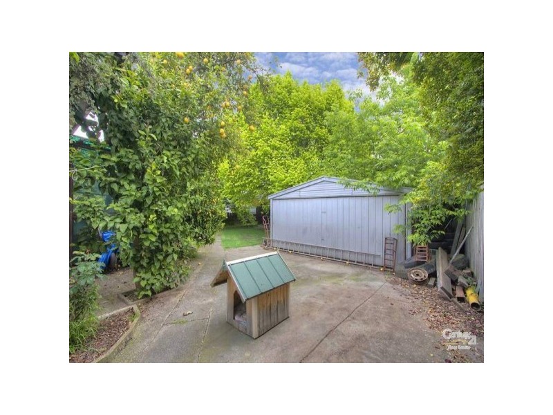 25 Meadow Wood Walk, Narre Warren VIC 3805