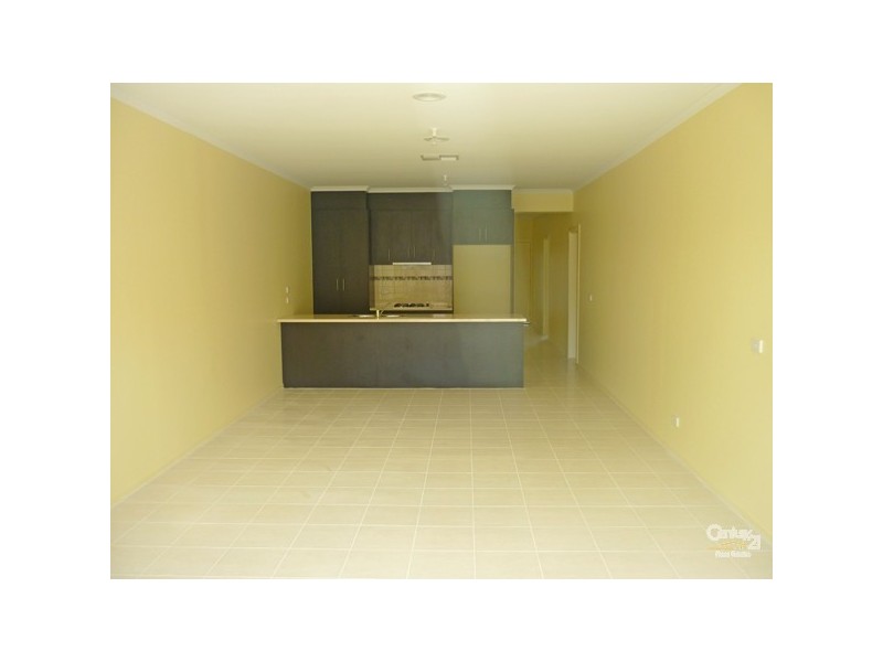 2/7 Roseville Court, Berwick VIC 3806