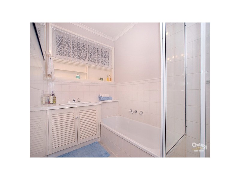 2/21 McPherson, Dandenong VIC 3175