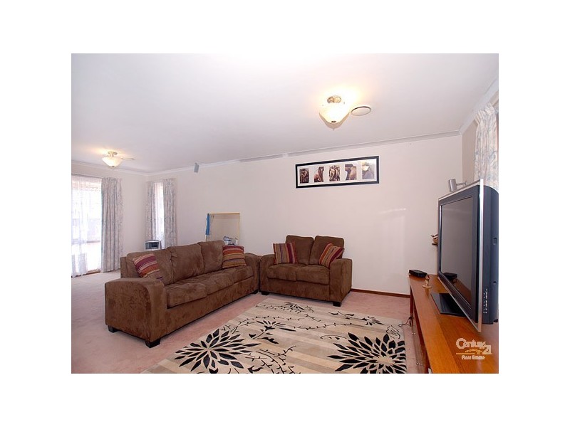 4 Hall Court, Berwick VIC 3806