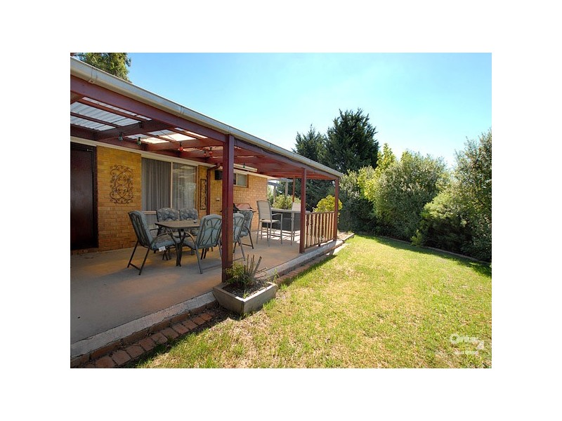 4 Hall Court, Berwick VIC 3806