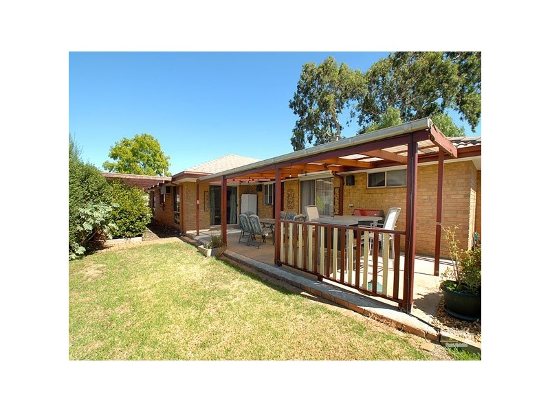 4 Hall Court, Berwick VIC 3806