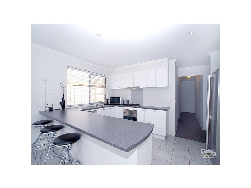 5 Chin Court, Berwick VIC 3806