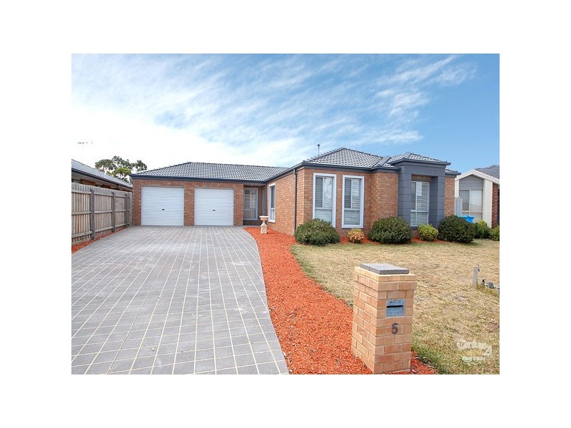 5 Chin Court, Berwick VIC 3806