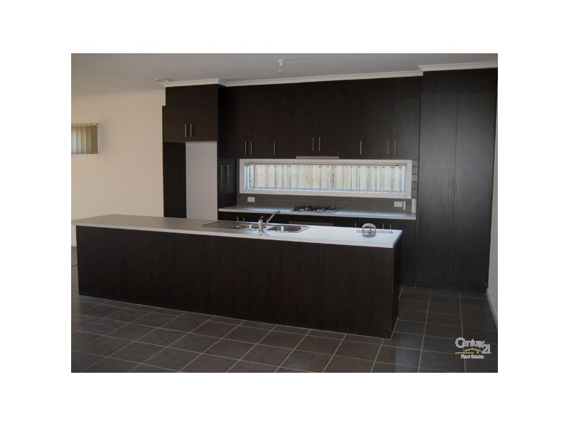 3/7 Roseville Court, Berwick VIC 3806