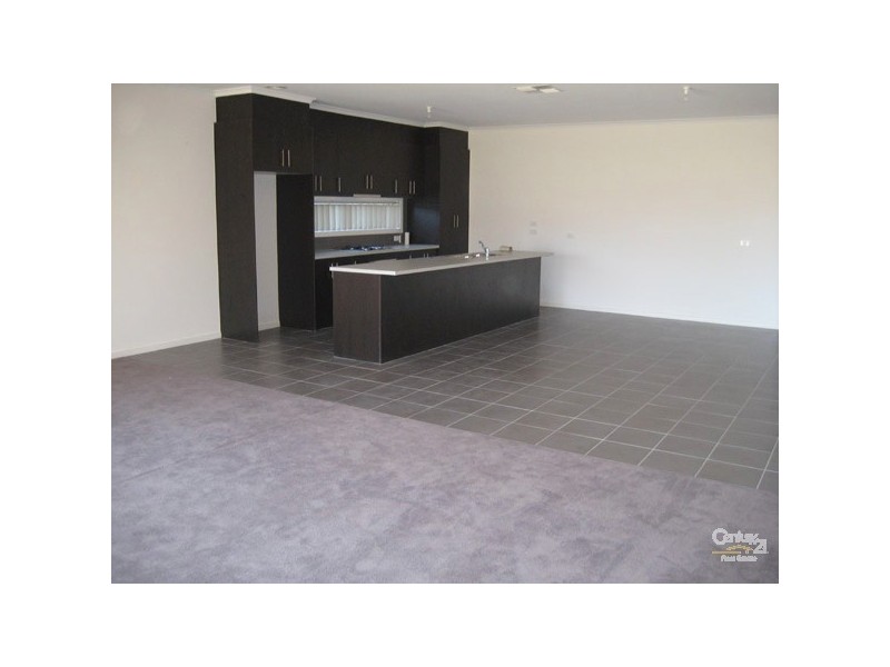 3/7 Roseville Court, Berwick VIC 3806