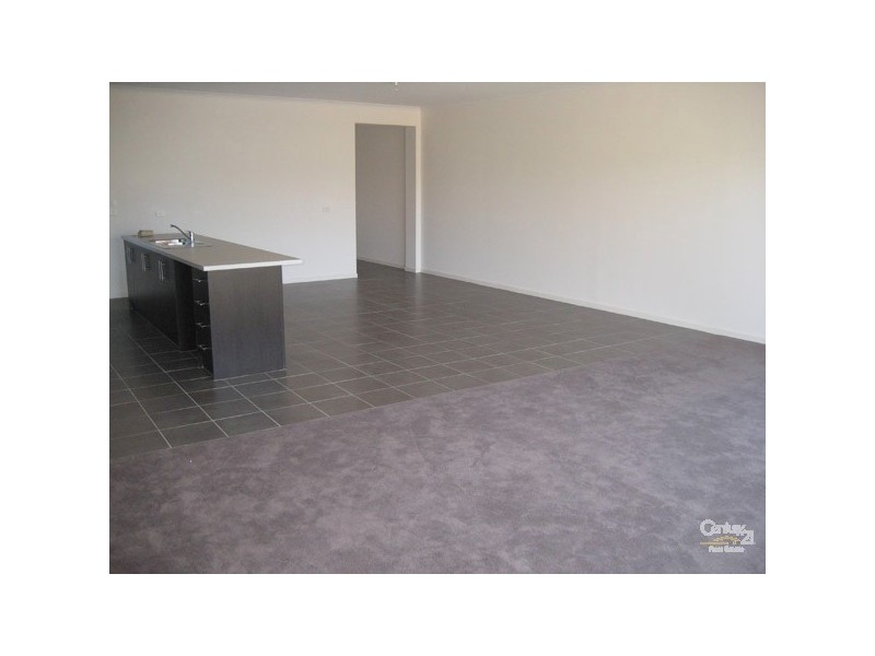 3/7 Roseville Court, Berwick VIC 3806