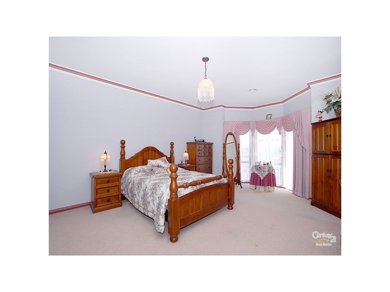 8 Freeman Court, Endeavour Hills VIC 3802