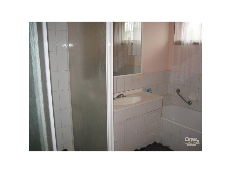 4 Henlow Rise, Hallam VIC 3803