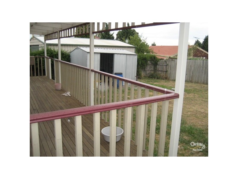 4 Henlow Rise, Hallam VIC 3803