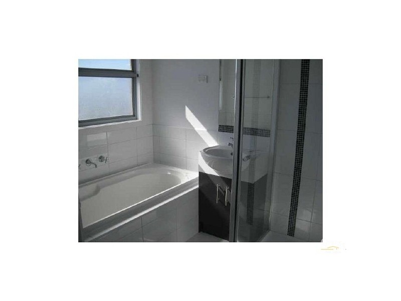 1/7 Roseville Court, Berwick VIC 3806