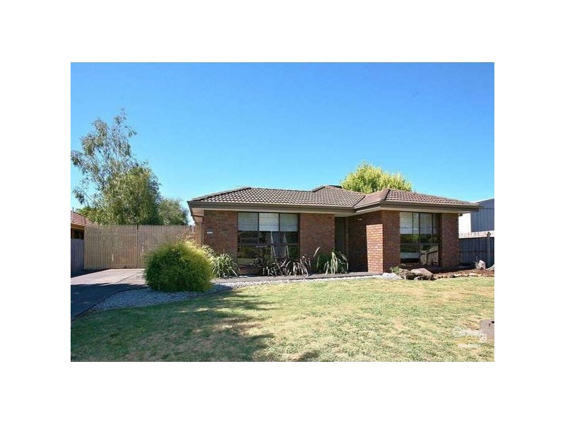 2 Ireland Avenue, Narre Warren VIC 3805