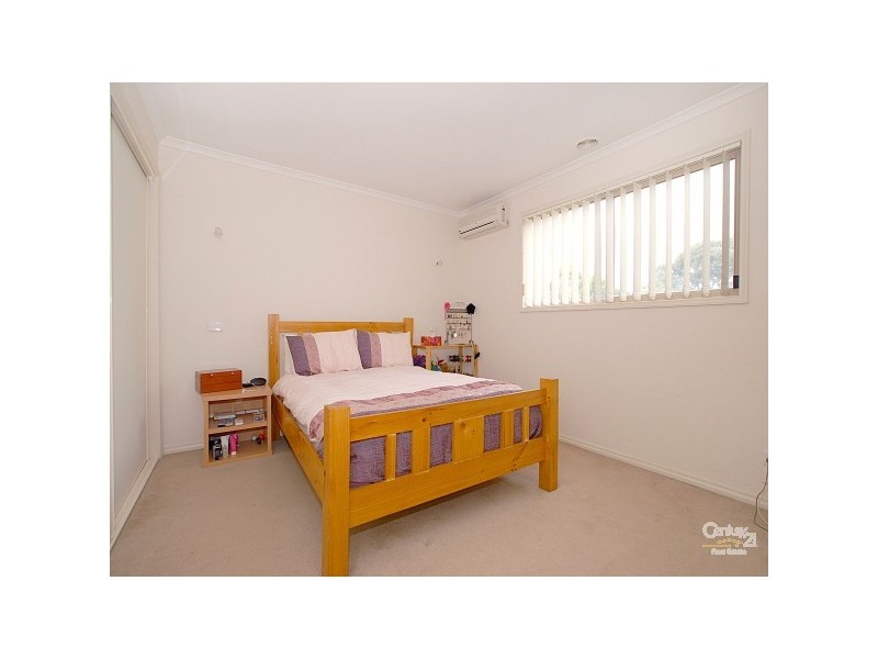 17/12 Grant Close, Berwick VIC 3806