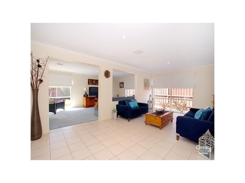 22 Napier Way, Narre Warren South VIC 3805