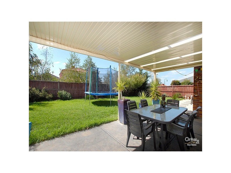 22 Napier Way, Narre Warren South VIC 3805