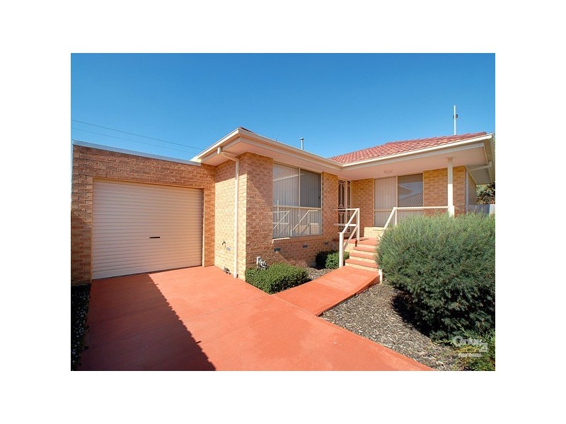 2/27 Oliver Court, Narre Warren South VIC 3805