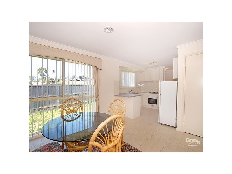 2/27 Oliver Court, Narre Warren South VIC 3805