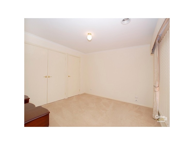 2/27 Oliver Court, Narre Warren South VIC 3805