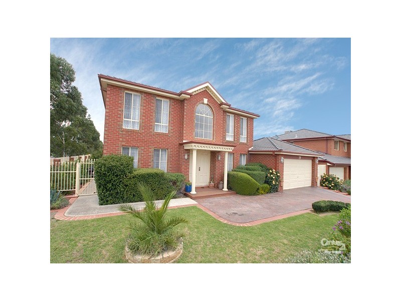 19 Augustus Drive, Berwick VIC 3806