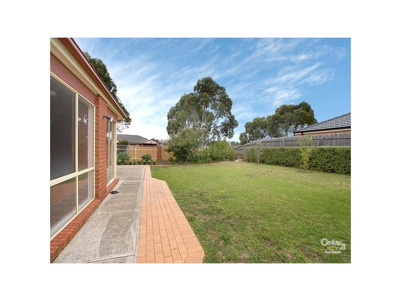 19 Augustus Drive, Berwick VIC 3806