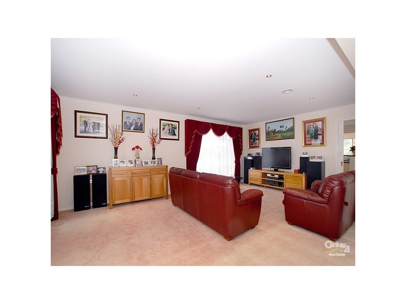 19 Augustus Drive, Berwick VIC 3806