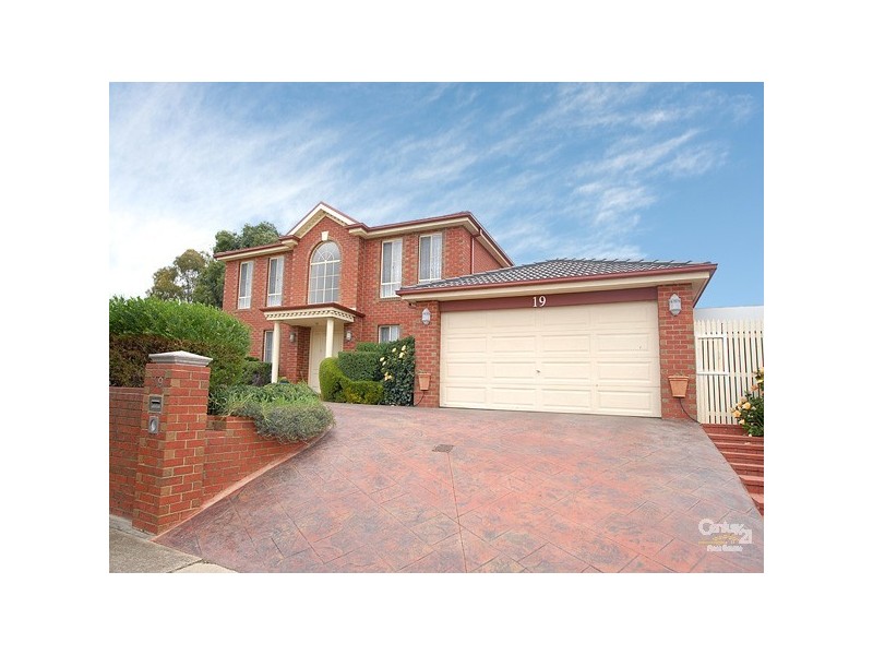 19 Augustus Drive, Berwick VIC 3806