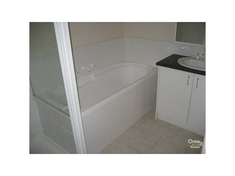 10/133 Bemersyde Drive, Berwick VIC 3806