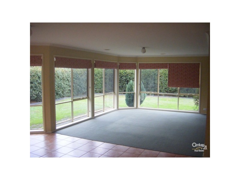 69 Streeton Way, Berwick VIC 3806