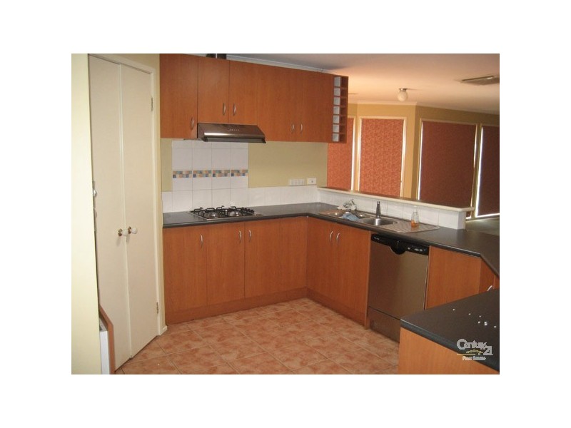 69 Streeton Way, Berwick VIC 3806