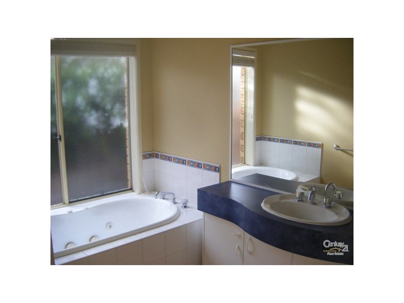 69 Streeton Way, Berwick VIC 3806