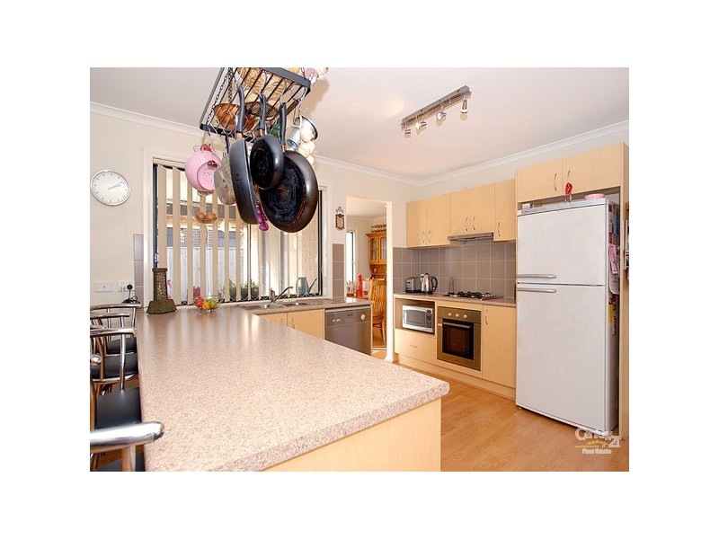 9 Lily Place, Cranbourne North VIC 3977